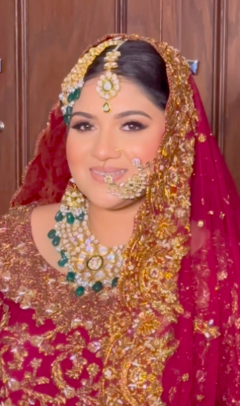 Looks by Jassi