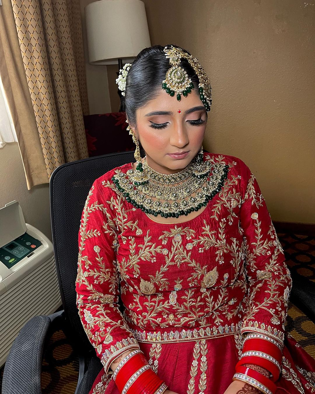 Mona Beauty Glam - Hair and Makeup